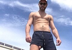 Liam Hemsworth leaked penis nude scandal