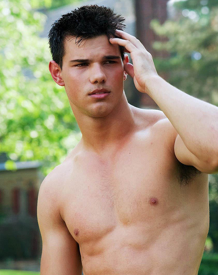 Taylor Lautner nudes