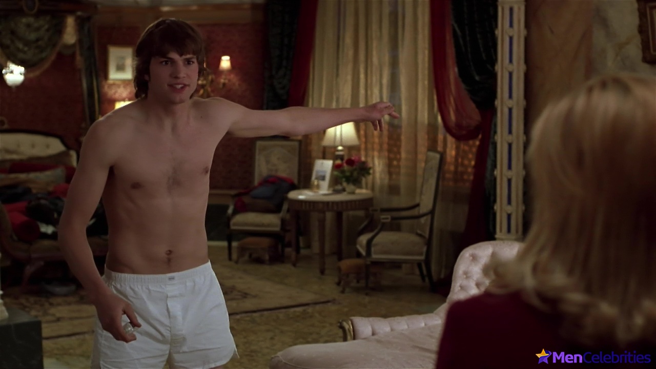 Ashton Kutcher showed off his huge bulge and tight bare butt in the movies....