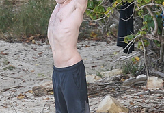 Robert Pattinson nude sexy