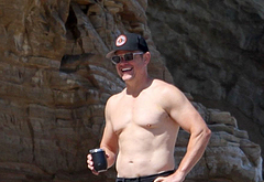 Matt Damon shirtless