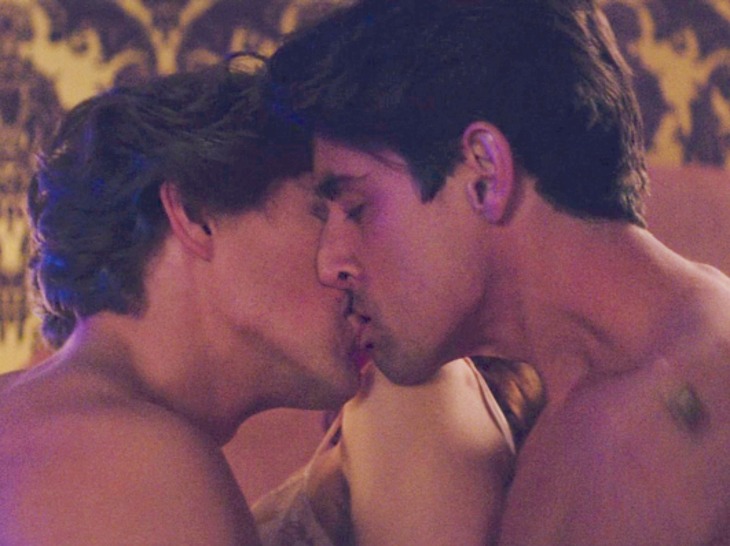 Chris Lowell gay sex