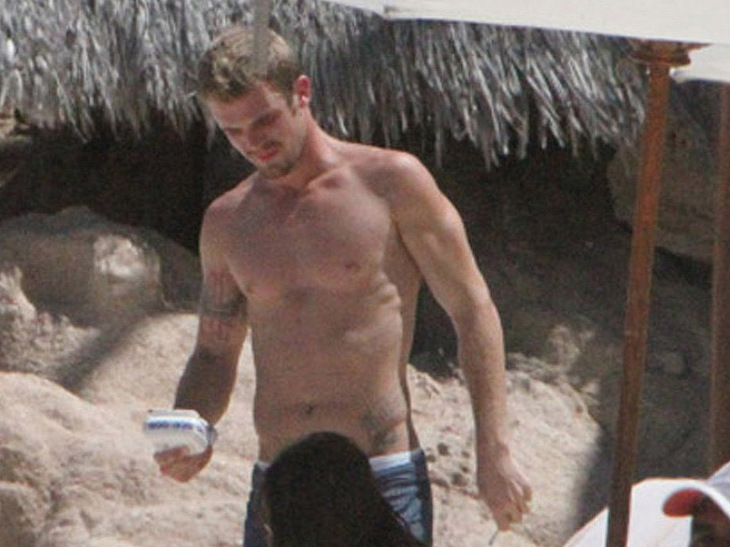 When Cam Gigandet takes off his T-shirt, all eyes are definitely on him. 