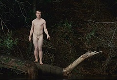 Alfie Allen frontal nude scenes