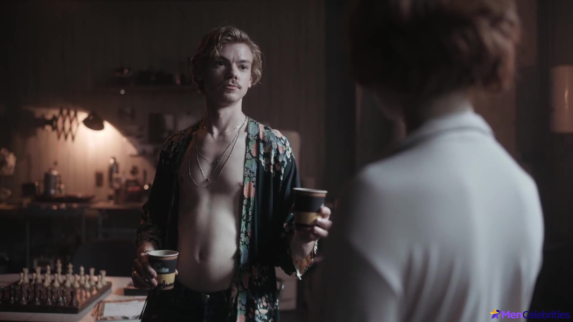 Thomas Brodie-sangster Nude Shower Scenes & Sexy Photos