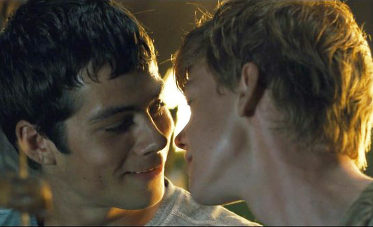 Thomas Brodie-Sangster gay sex scenes