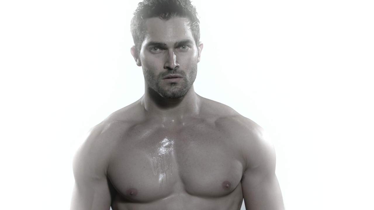 Tyler Hoechlin Nude Movies & Muscle Body Photoshoots