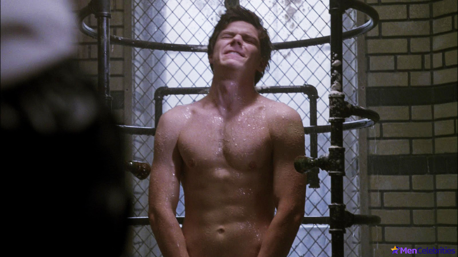 Evan Peters nude & jerk off scenes.