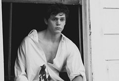Evan Peters nude and sexy