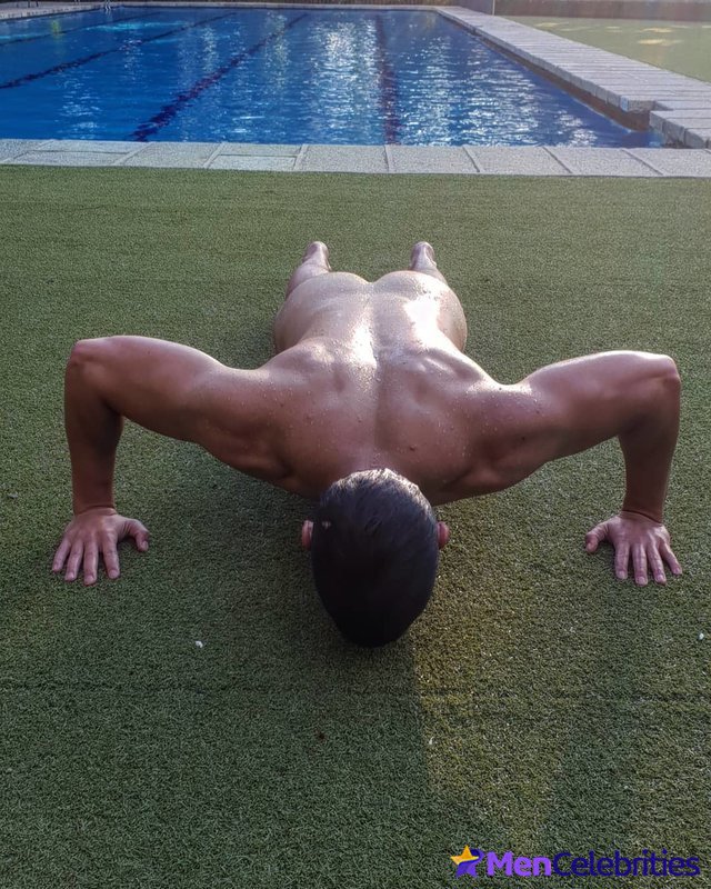 Miguel Herran nude selfie photos.