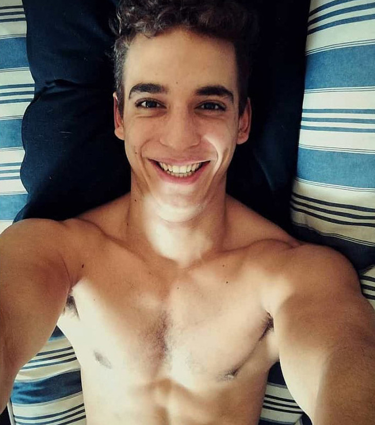 Miguel Herran shirtless selfie