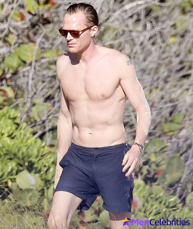 famousmales - Paul Bettany.