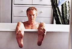Paul Bettany naked
