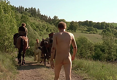 Paul Bettany nude scenes