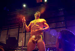 Steve Howey striptease