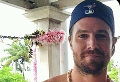 Stephen Amell nudity photos