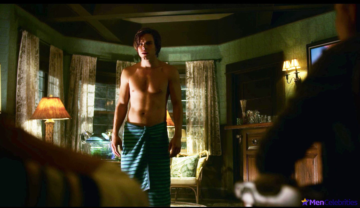 Jake Manley nude and movie scenes.