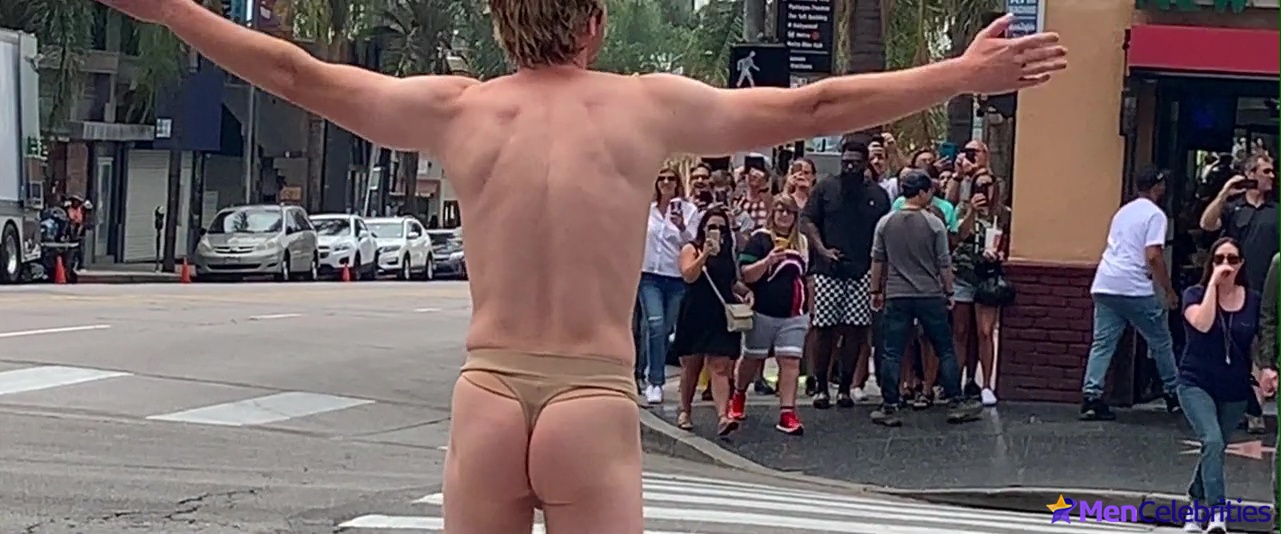 Andrew Garfield nude shocked passers-by on the street in Mainstream (2020)....