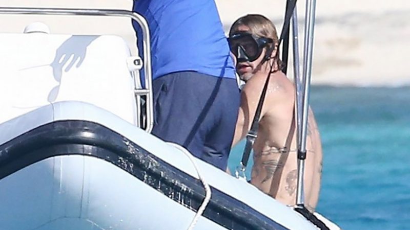 Brad Pitt Flaunted His Tattoos At The Amanyara Resort