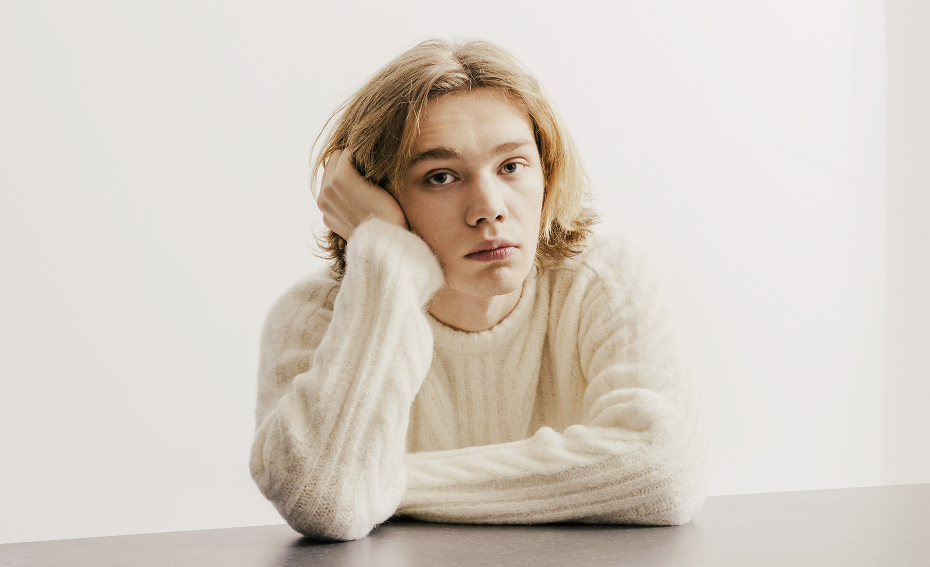 Charlie Plummer Shirtless And Sexy Pics & Vids Collection