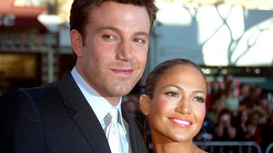 A couple again! Ben Affleck and Jennifer Lopez had a weekend together