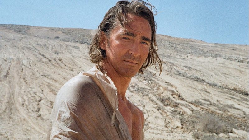Where did Lee Pace’s a belly button disappear in the photos? Fans are at a loss…
