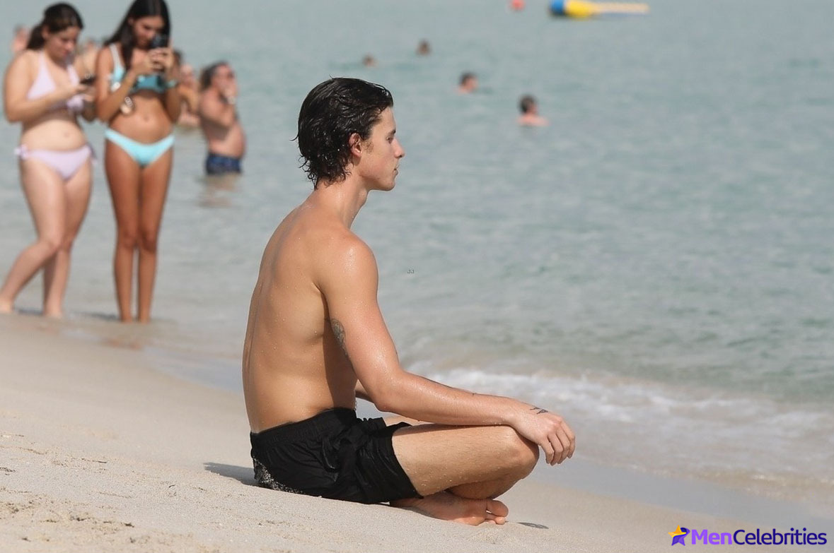Hot pics of Shawn Mendes meditating on the beach hq pic