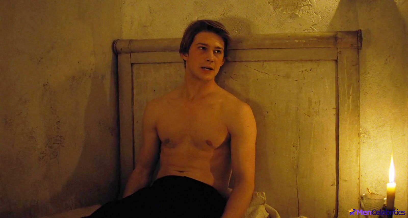 Joe alwyn naked