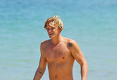Cody Simpson paparazzi