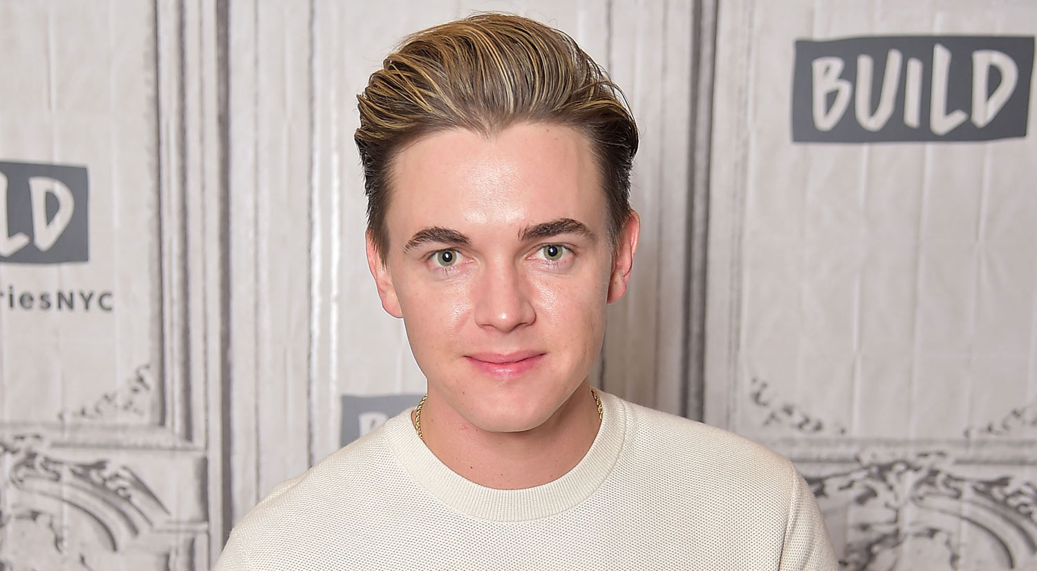 3rd place in Spoof ranking as the best male singer – great Jesse McCartney!