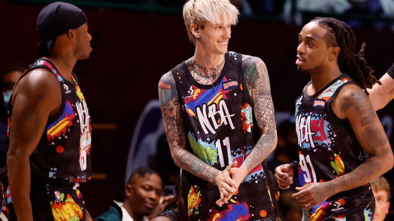 Many celebs gathered together at the NBA All-Star Celebrity Game. Machine Gun Kelly and Quavo among them
