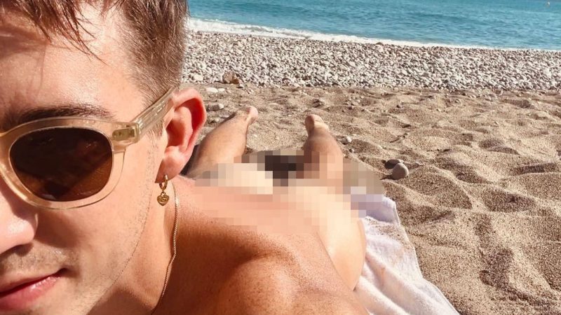 Kevin McHale shows off his B’day booty at the beach