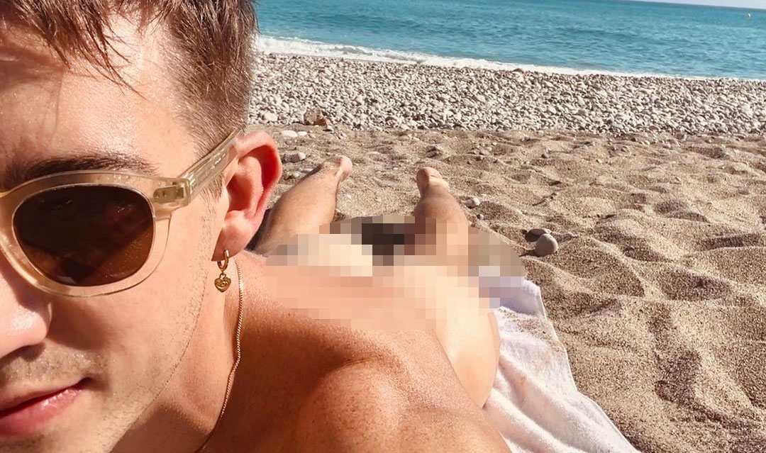 Kevin McHale shows off his B’day booty at the beach