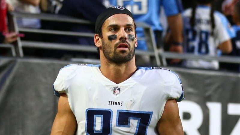 Eric Decker’s son accidentally posted his naked daddy pic on social medi