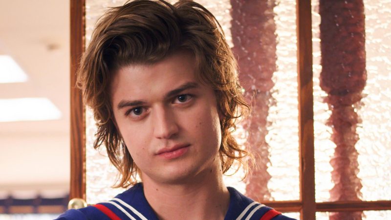 Joe Keery Nude And Sexy Underwear Pics & Vids Collection