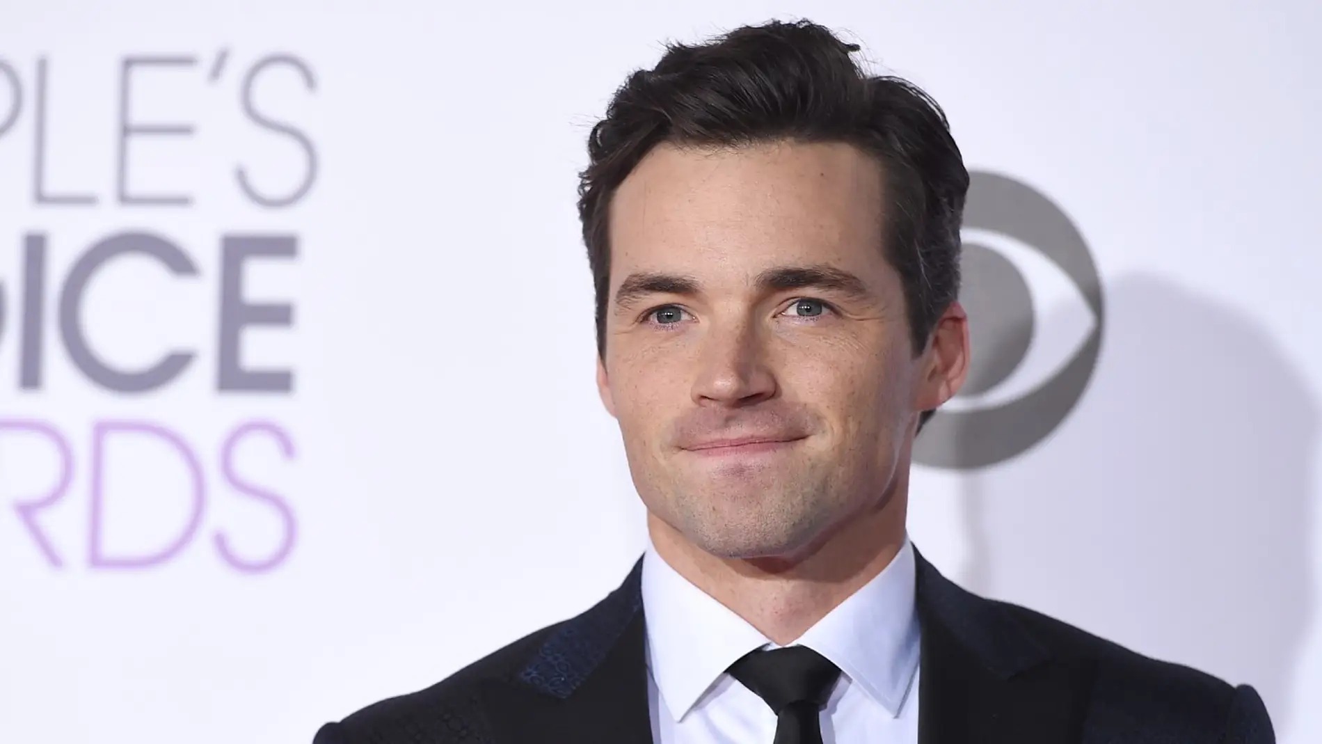 Ian Harding Nude Scenes And Shirtless Selfies Collection
