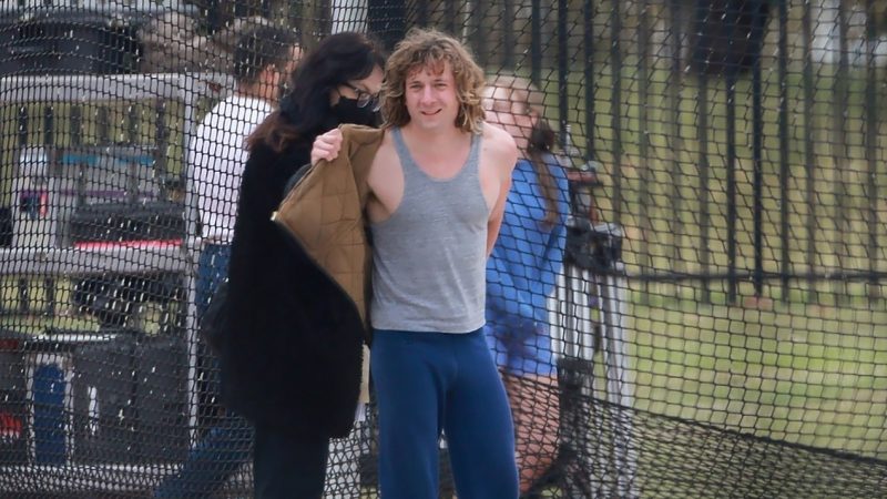 Jeremy Allen White spotted on set at Baton Rouge