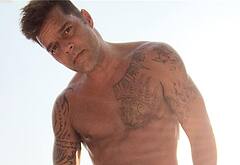 Ricky Martin half naked selfie