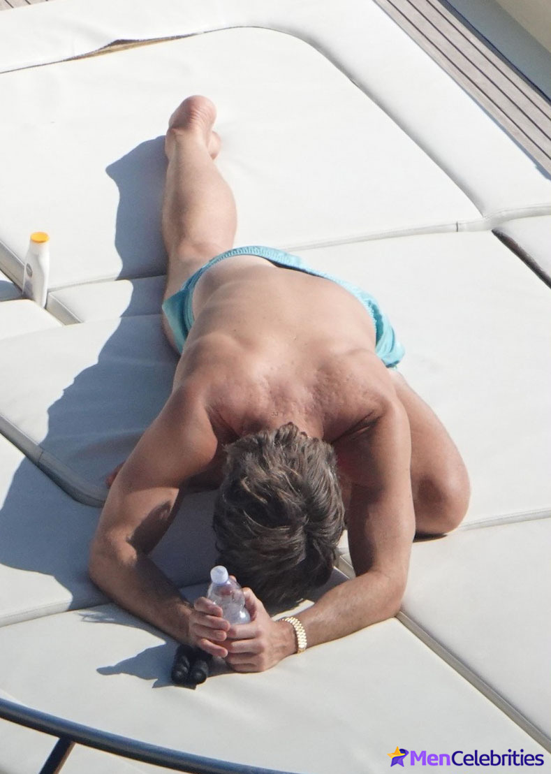 Chris Pine took off his shirt and enjoyed his time on the boat