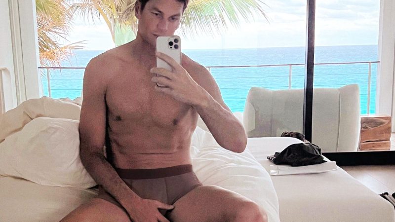 Tom Brady keeps his promise and is photographed in his underwear