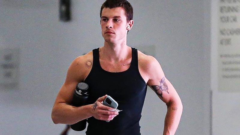 Shawn Mendes flaunts great fitness in LA