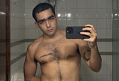 Omar Ayuso nude selfie pics
