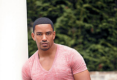 Laz Alonso bulge