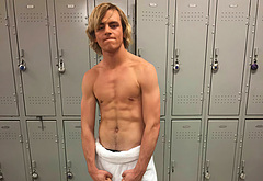 Ross Lynch nudity