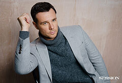 Rupert Evans sexy