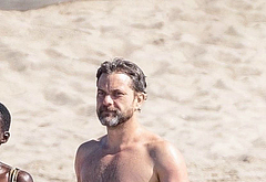 Joshua Jackson shirtless