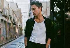 Alex Hassell hot