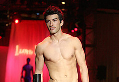 Justin Baldoni nude