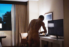 Justin Theroux bare butt