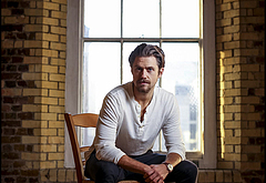 Aaron Tveit sexy